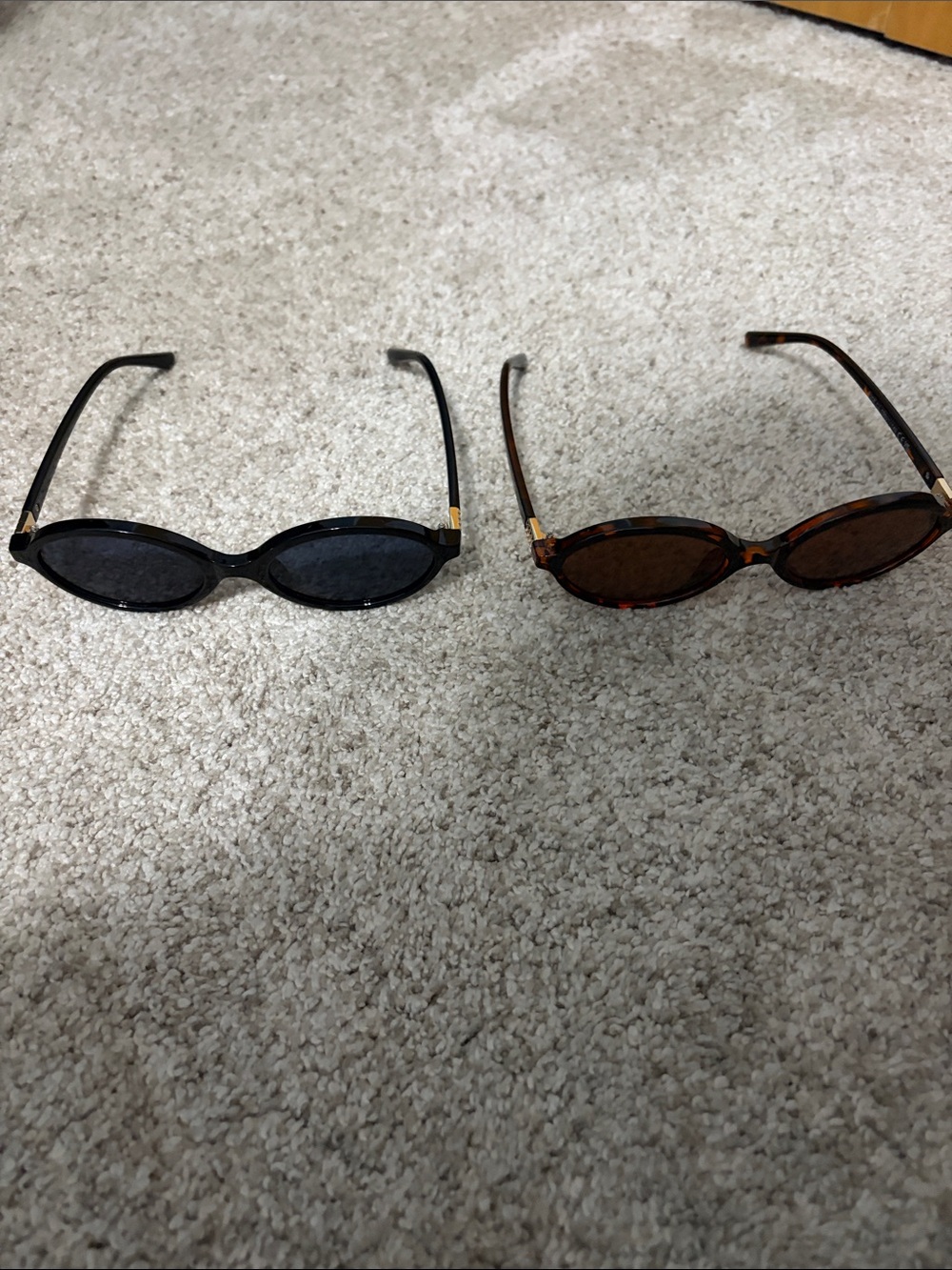 Classic Narrow Oval Women's Sunglasses - Tortoise and Black